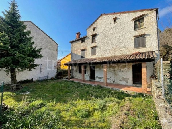 appartamento in vendita a Varzi in zona Cella