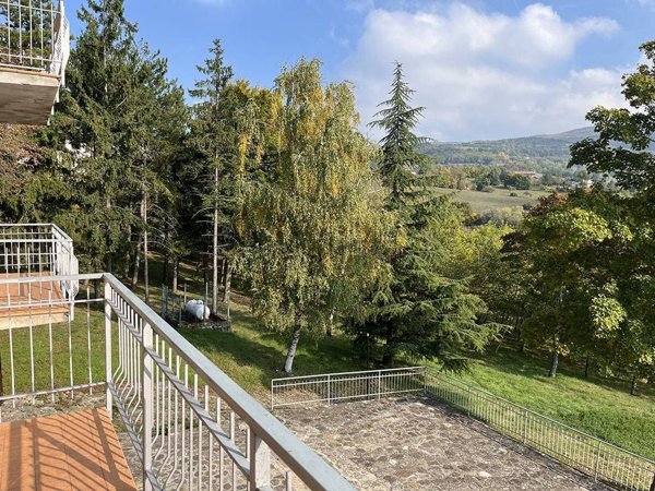 casa indipendente in vendita a Varzi in zona Pietragavina