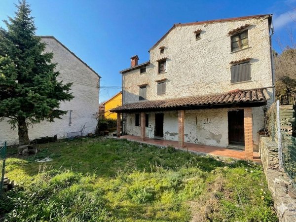 appartamento in vendita a Varzi in zona Cella