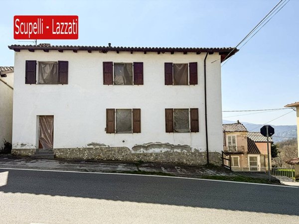 casa indipendente in vendita a Varzi