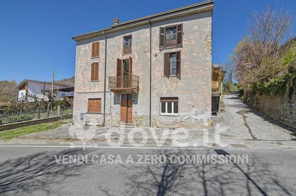 casa indipendente in vendita a Varzi in zona Pietragavina