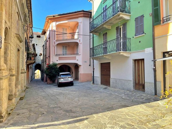 casa indipendente in vendita a Varzi