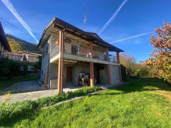 casa indipendente in vendita a Varzi
