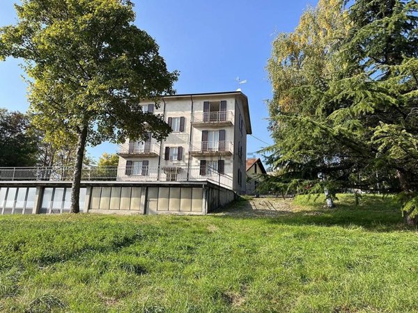 casa indipendente in vendita a Varzi in zona Pietragavina