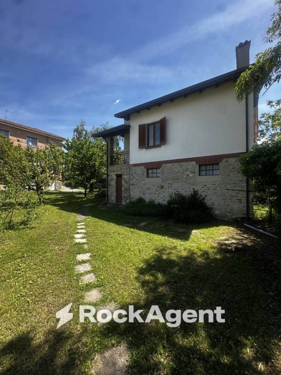 casa indipendente in vendita a Varzi