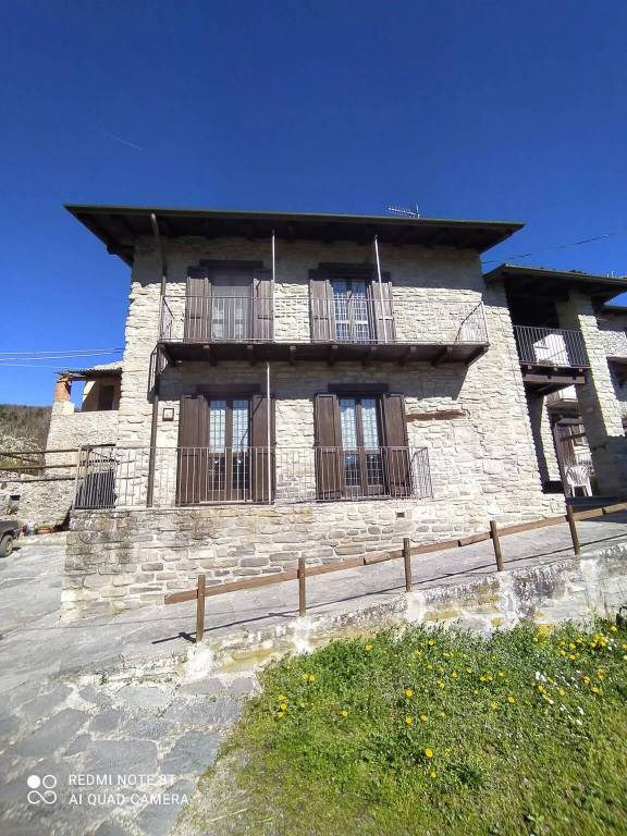 casa indipendente in vendita a Varzi in zona Bosmenso