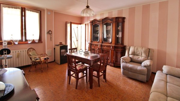 appartamento in vendita a Varzi in zona San Michele di Nivione