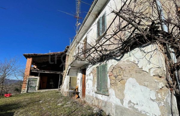 casa indipendente in vendita a Varzi in zona San Michele di Nivione