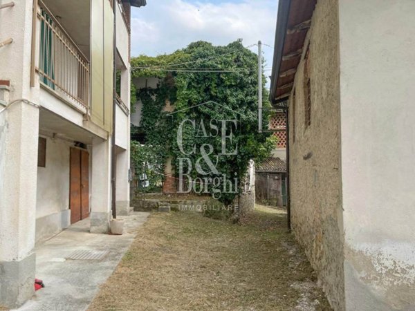 casa indipendente in vendita a Varzi in zona Sagliano Crenna