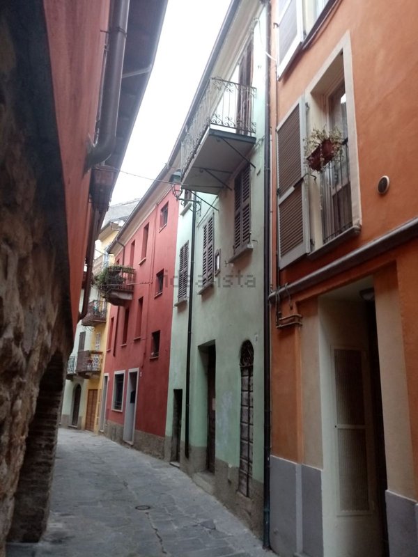 casa indipendente in vendita a Varzi in zona San Michele di Nivione