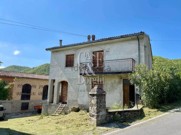 casa semindipendente in vendita a Varzi in zona Sagliano Crenna