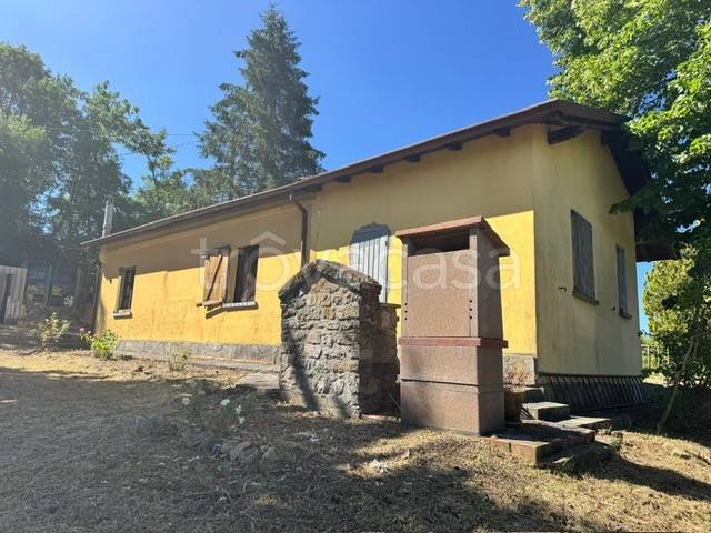 casa indipendente in vendita a Varzi in zona Pietragavina
