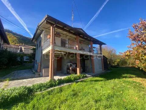 casa indipendente in vendita a Varzi in zona Caposelva