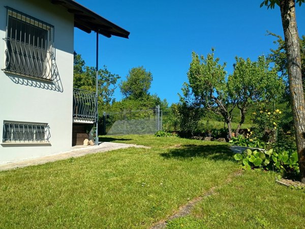 casa indipendente in vendita a Varzi in zona San Michele di Nivione