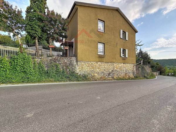 casa indipendente in vendita a Varzi in zona San Michele di Nivione