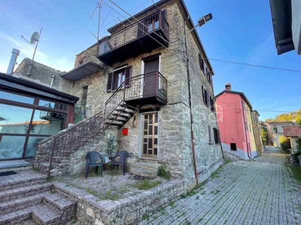 appartamento in vendita a Varzi in zona Castellaro