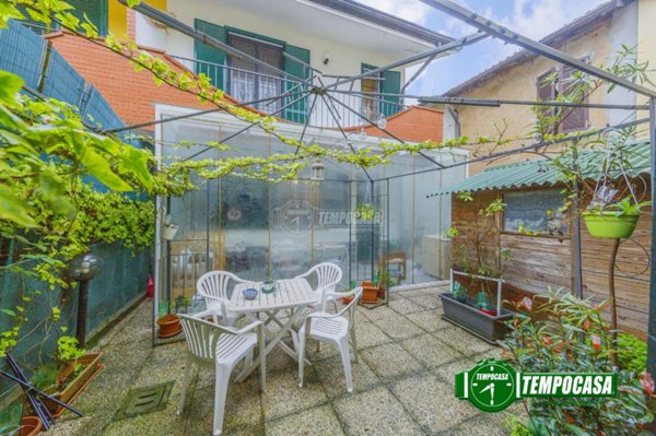 casa indipendente in vendita a Vellezzo Bellini