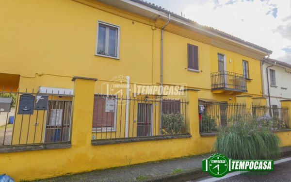 casa indipendente in vendita a Vellezzo Bellini