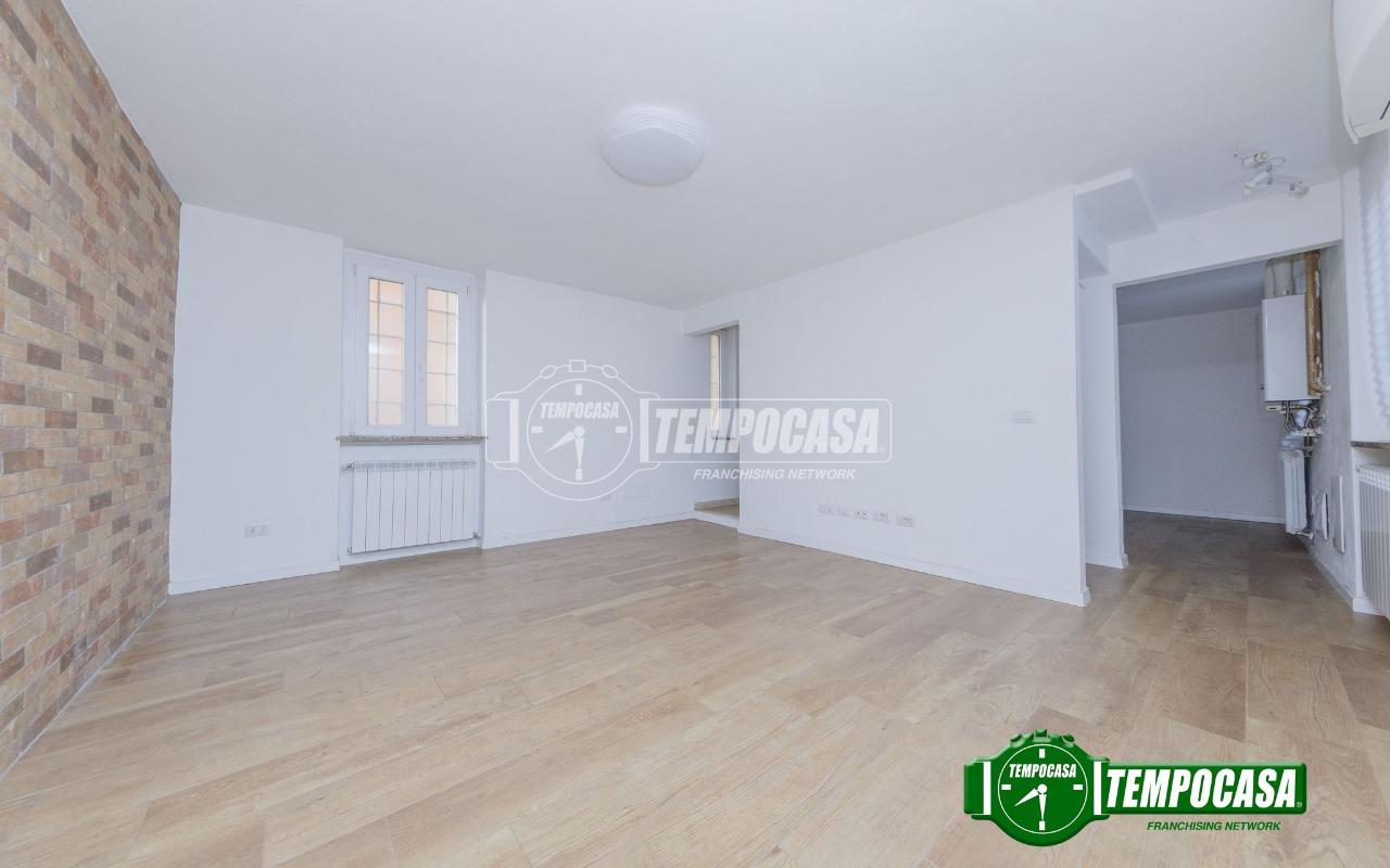 casa indipendente in vendita a Vellezzo Bellini