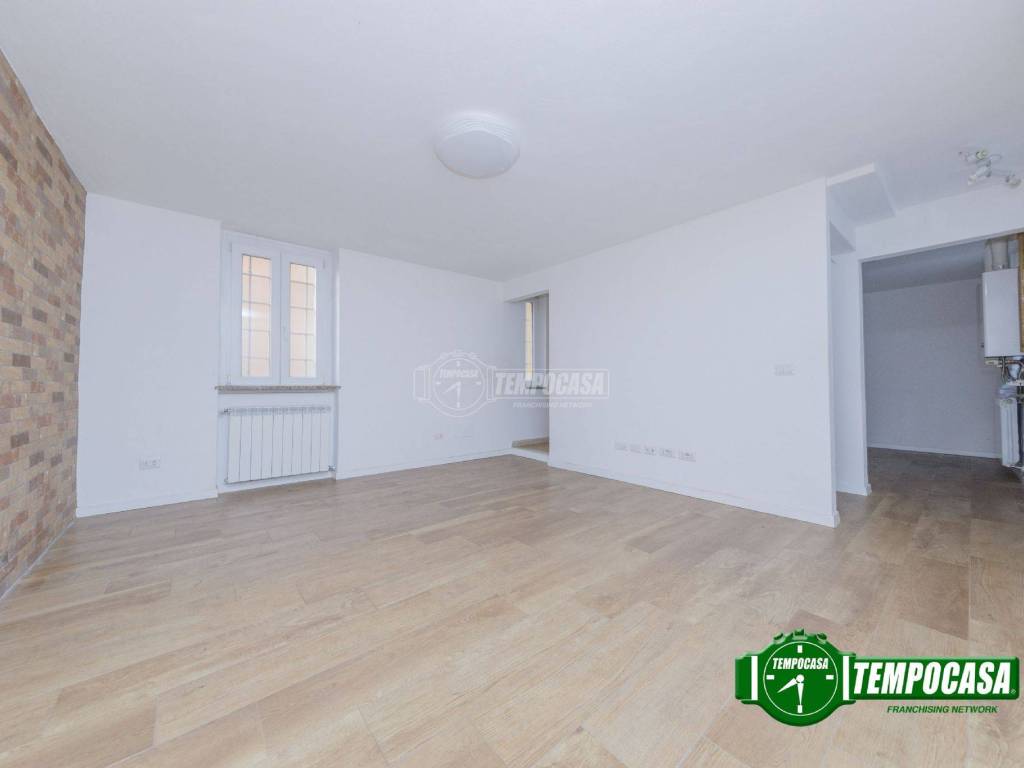 casa indipendente in vendita a Vellezzo Bellini