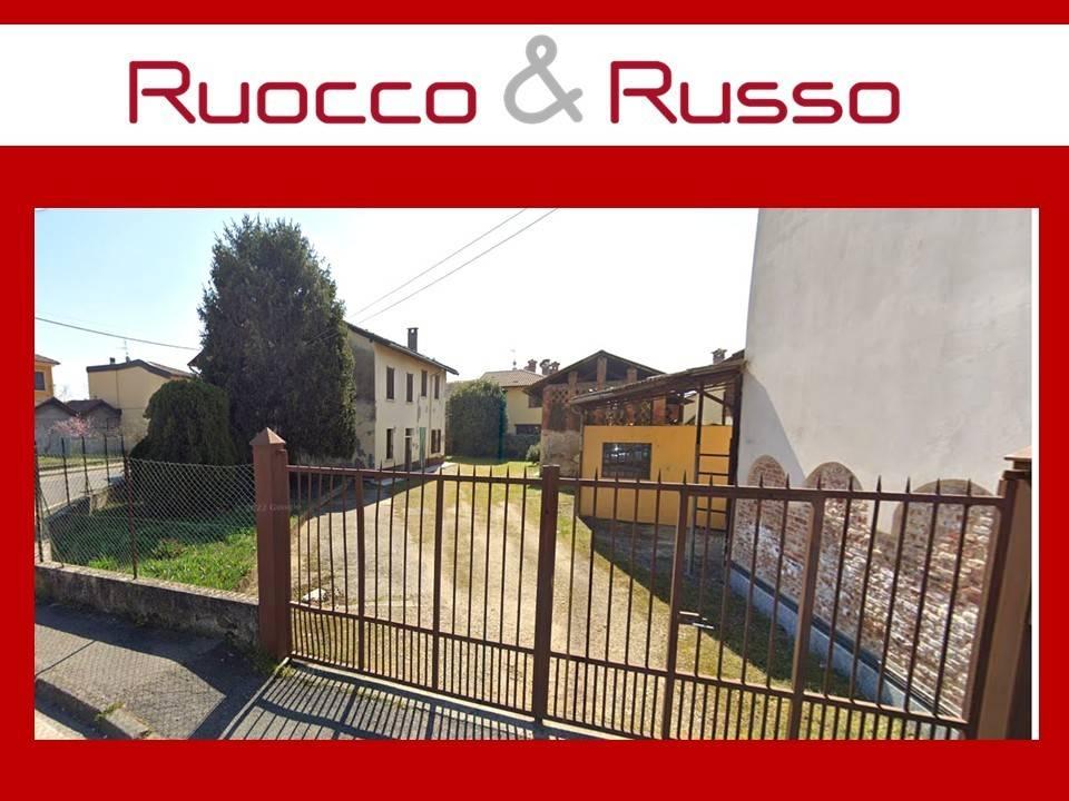 casa indipendente in vendita a Vellezzo Bellini