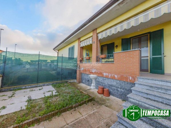appartamento in vendita a Vellezzo Bellini