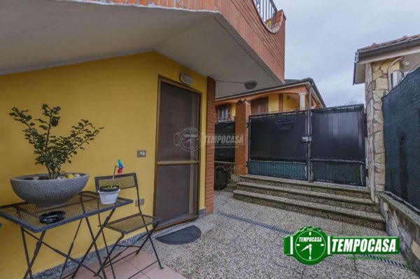 casa indipendente in vendita a Vellezzo Bellini