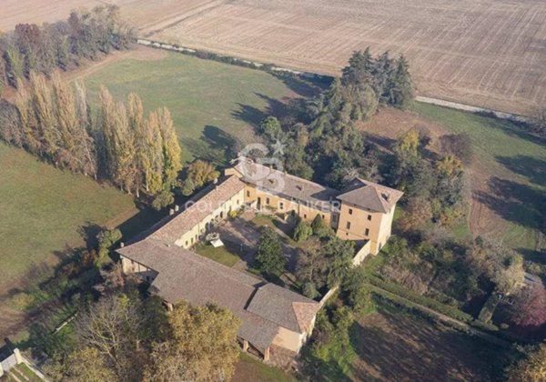 villa in vendita a Vellezzo Bellini in zona Giovenzano