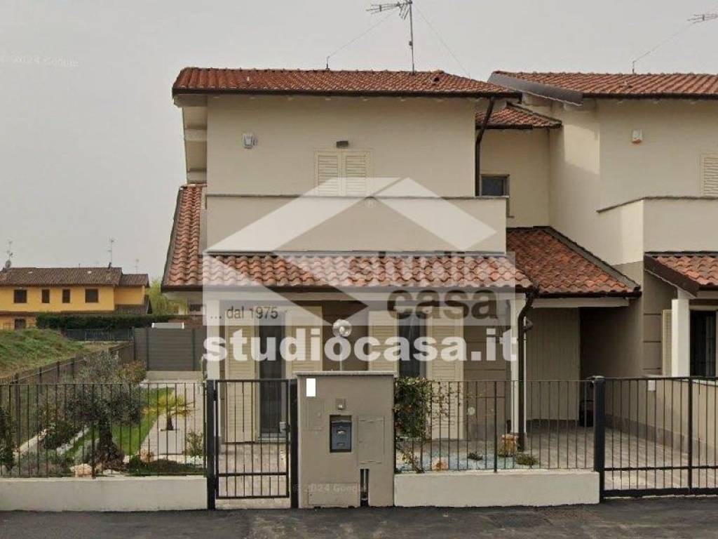 casa indipendente in vendita a Vellezzo Bellini