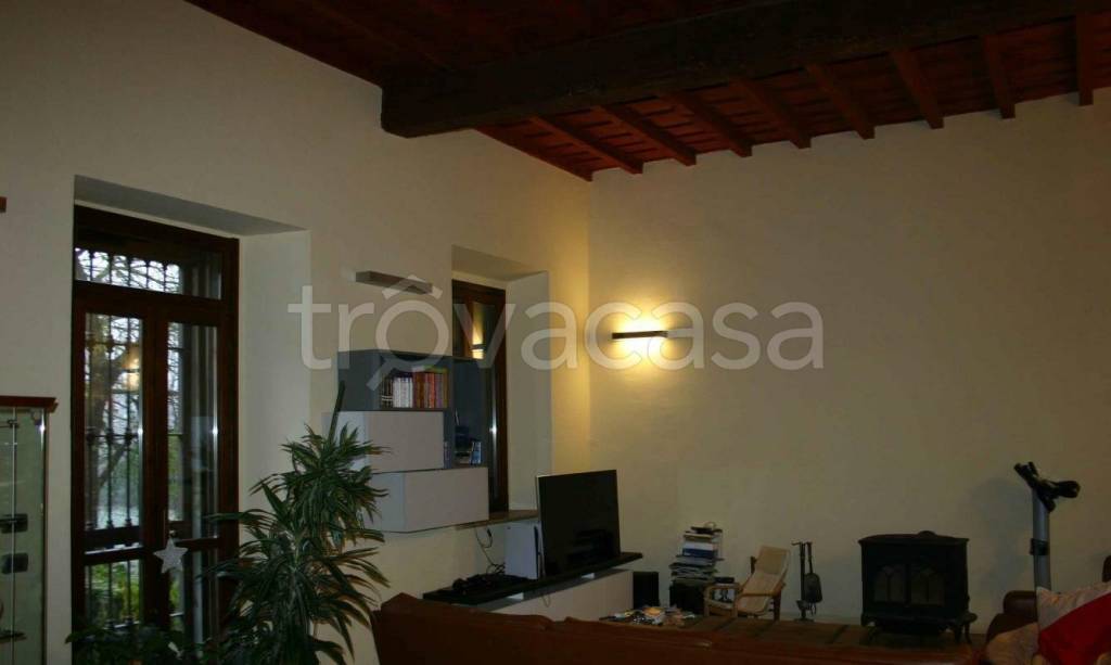 casa indipendente in vendita a Vellezzo Bellini
