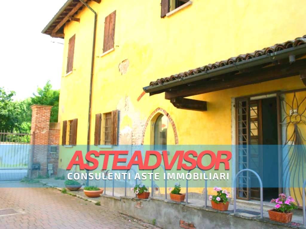 casa indipendente in vendita a Vellezzo Bellini