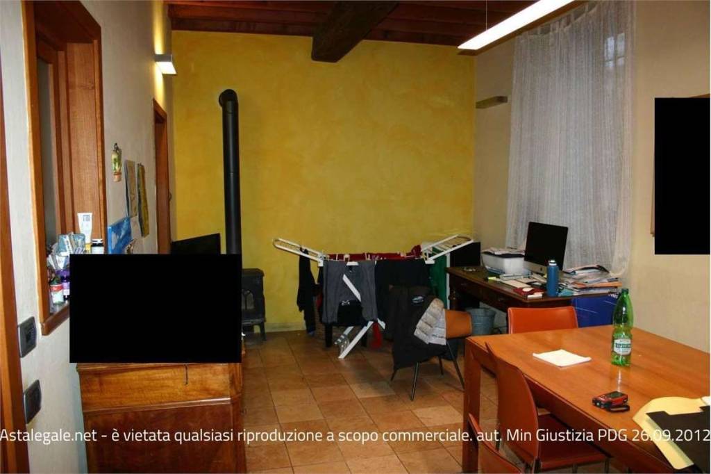 casa indipendente in vendita a Vellezzo Bellini
