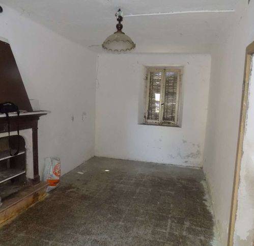 casa indipendente in vendita a Vellezzo Bellini