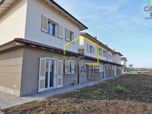 casa indipendente in vendita a Vellezzo Bellini