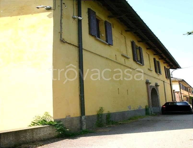 casa indipendente in vendita a Vellezzo Bellini