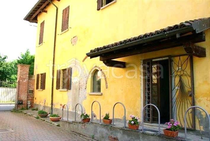 casa indipendente in vendita a Vellezzo Bellini