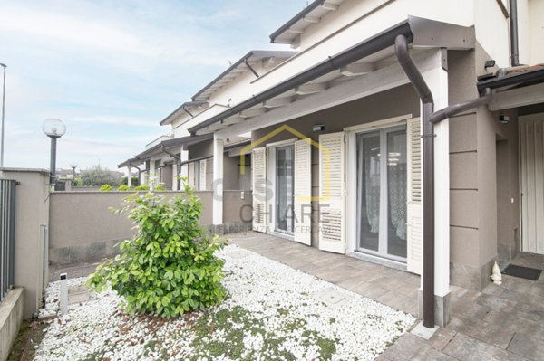 casa indipendente in vendita a Vellezzo Bellini