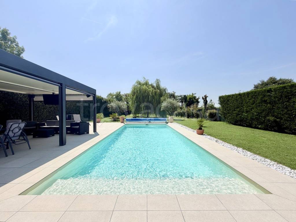 casa indipendente in vendita a Vellezzo Bellini in zona Origioso