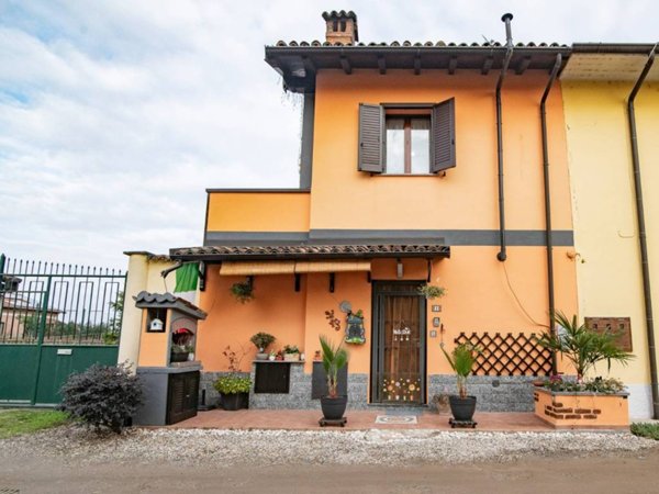 appartamento in vendita a Vellezzo Bellini