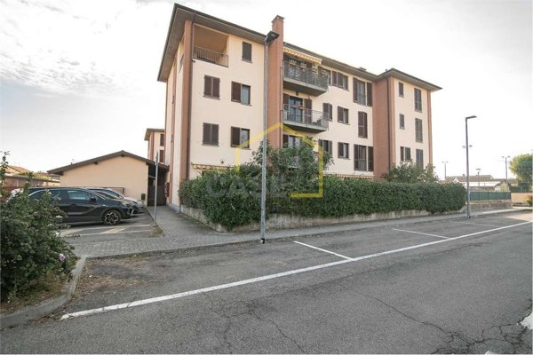 appartamento in vendita a Vellezzo Bellini