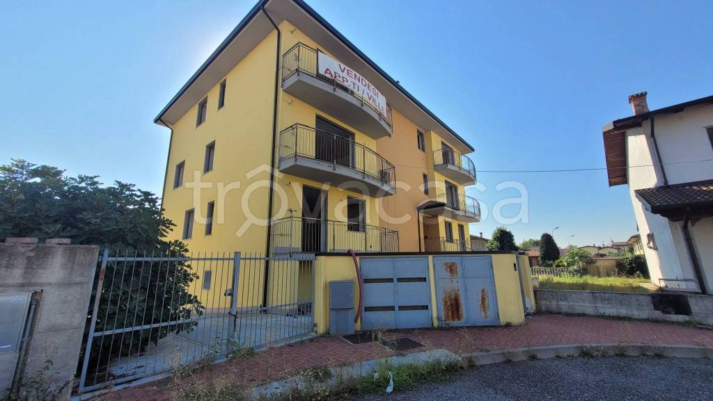 appartamento in vendita a Vellezzo Bellini