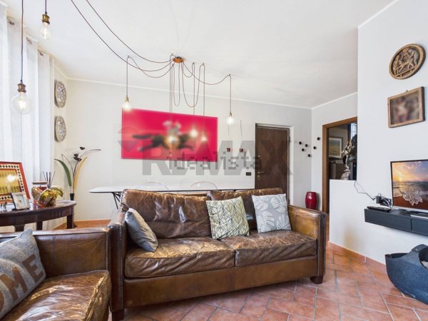 casa semindipendente in vendita a Vellezzo Bellini in zona Origioso