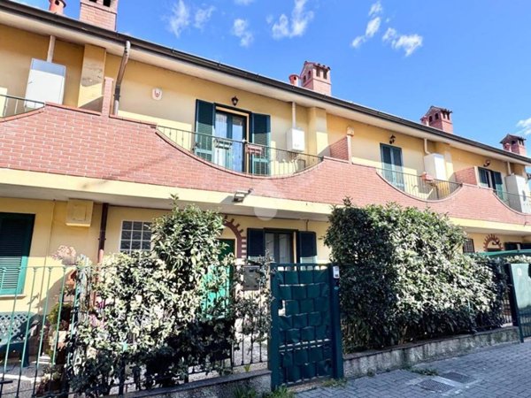 casa indipendente in vendita a Vellezzo Bellini