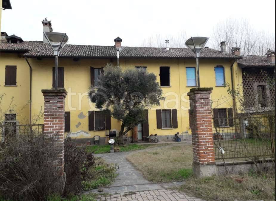 casale in vendita a Vellezzo Bellini