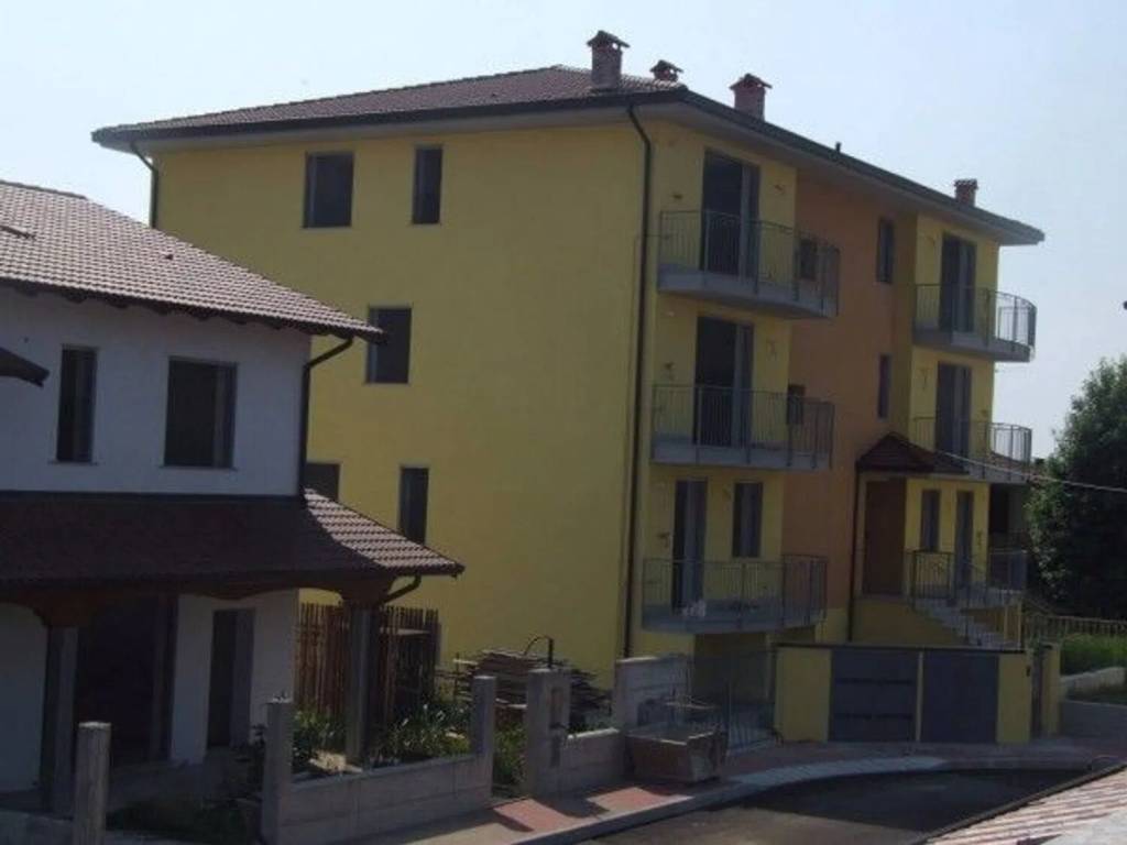 appartamento in vendita a Vellezzo Bellini