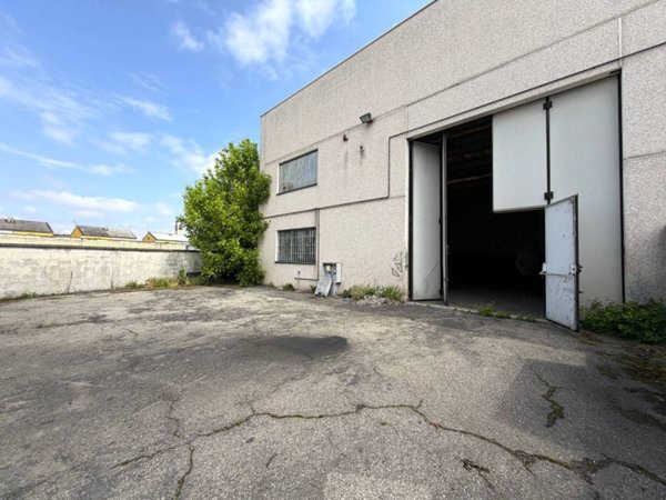 ufficio in vendita a Vellezzo Bellini