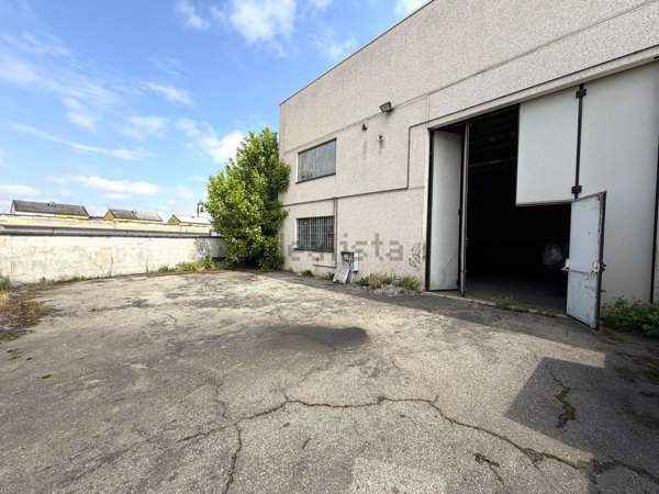 ufficio in vendita a Vellezzo Bellini