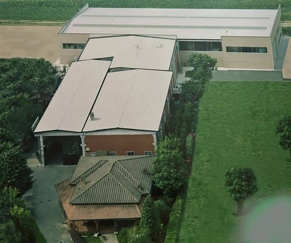 casa indipendente in vendita a Vellezzo Bellini in zona Giovenzano