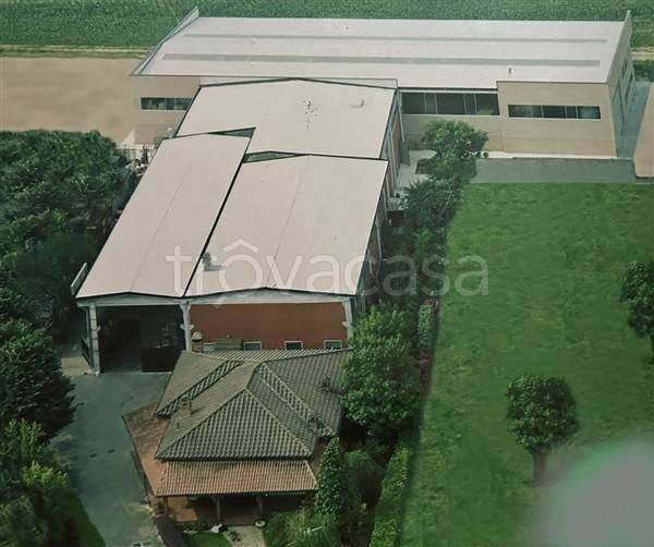 casa indipendente in vendita a Vellezzo Bellini in zona Giovenzano
