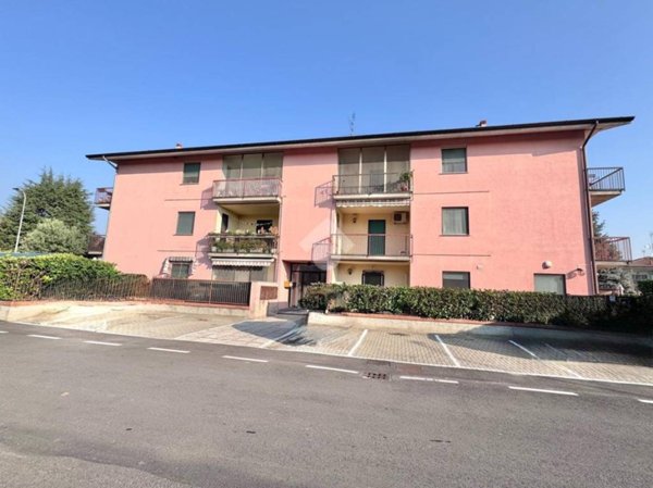 appartamento in vendita a Vellezzo Bellini in zona Giovenzano